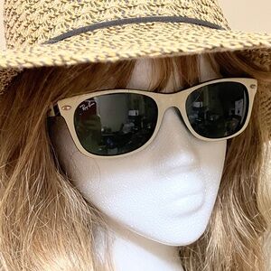 🇮🇹 ITALY RAY-BAN 🇮🇹 WAYFARER SUNGLASSES, CASE & CLEANING CLOTH